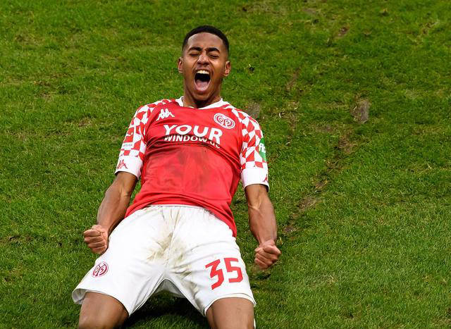 RB莱比锡客场大胜，继续保持领先优势