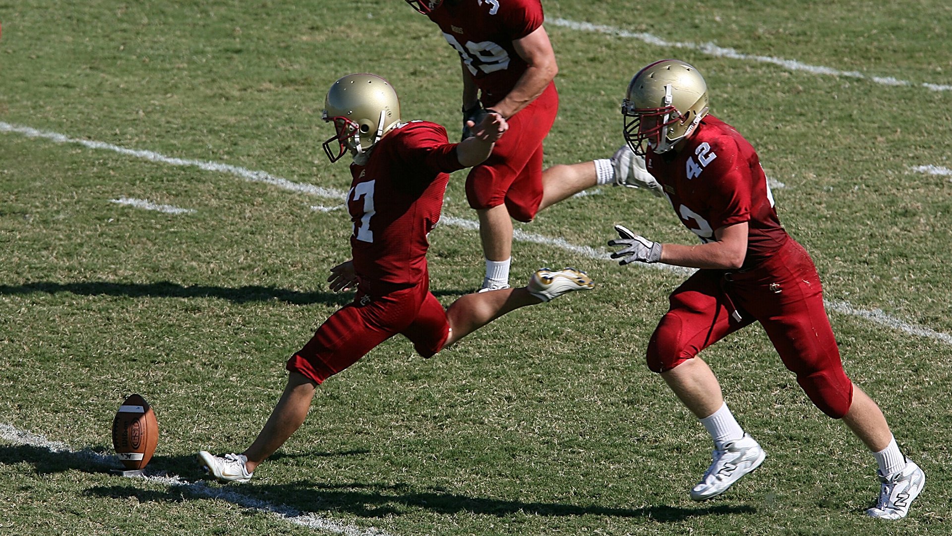 战术密码,马里节奏掌控伊拉克,阿劳霍防守端锁死对手的现代足球启示