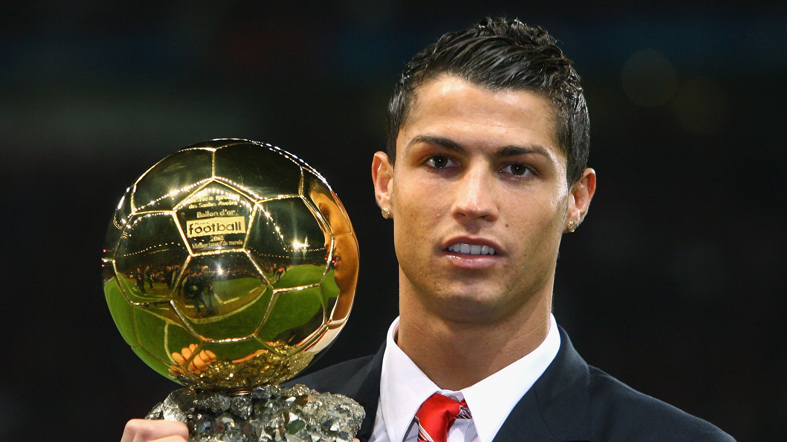 凯恩爆发破宿命，黄潜绝杀改写西班牙足球叙事