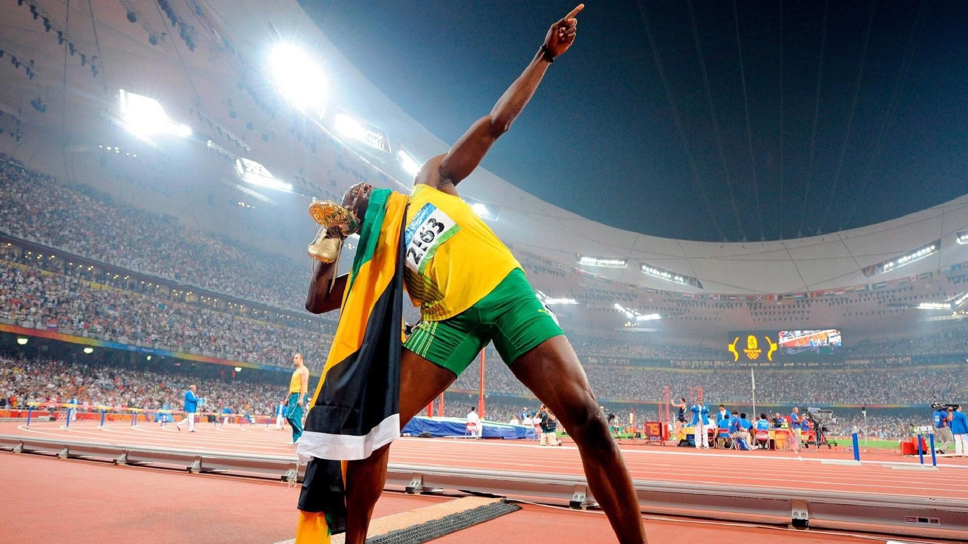 鏖战与突破,从绿茵场到乒乓球台的双重奏